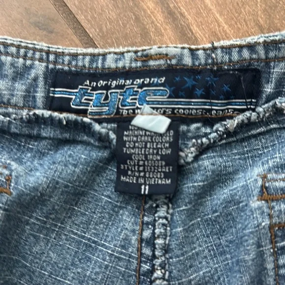 Jean shorts - Picture 6 of 6